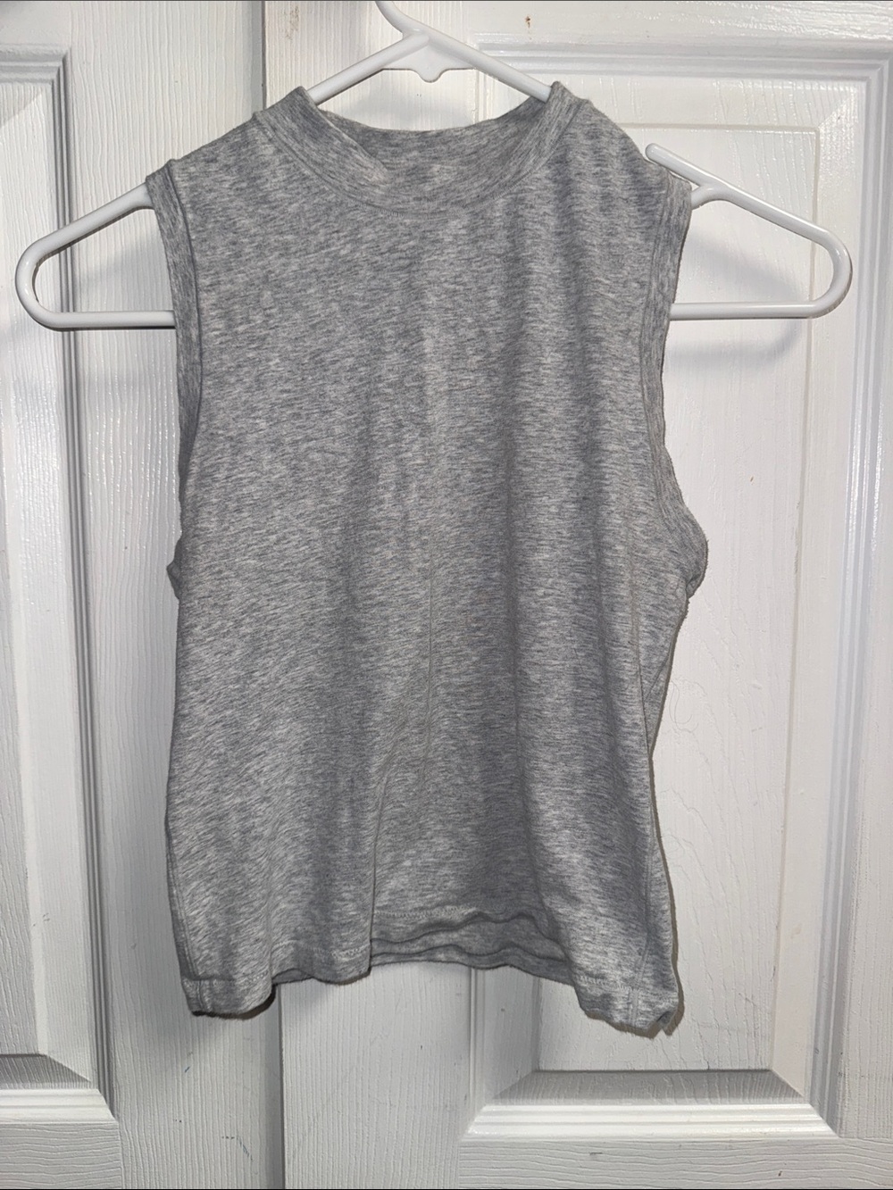 SKIMS Size M Women's Sleeveless Mock Neck Tank Top in Heather Gray